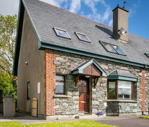 Kenmare House | Delightful cottage just steps from Kenmare town