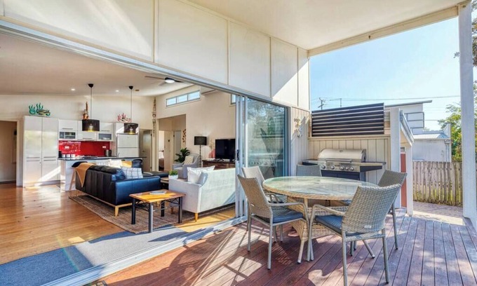 Dicky Beach House | Delightful Dicky Beach Holiday House