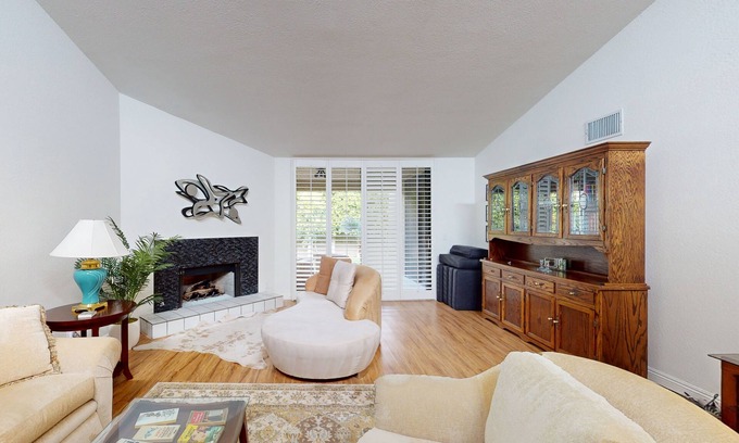 Cathedral City Condo | Delightful Dog Friendly Condo with Shared Pool & Hot Tub-Private Electric Grill