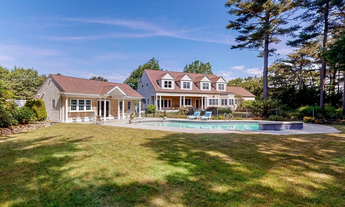 Sagamore House | Delightful escape with private pool, horseshoe pit, home gym, fast WiFi & grill