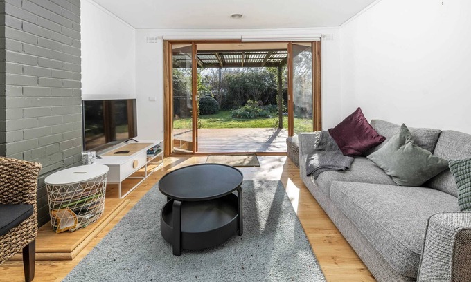 Watson House | Delightful Home In Watson
