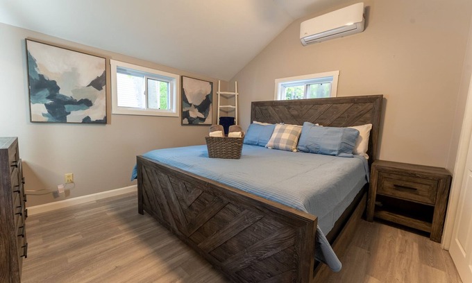 Alton Bay Cabin | Delightful Lake View Cabin in Alton Bay Now featuring Lake Access, AC/TV/WiFi