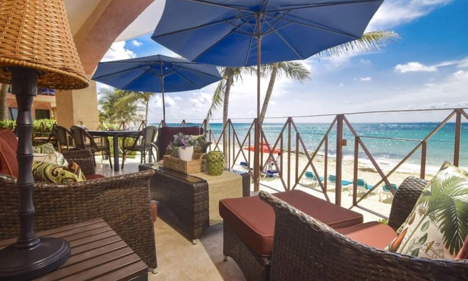 Centro Condo | Delightful Luna Encantada D1-True Beachfront Luxury- Susan Mattingly