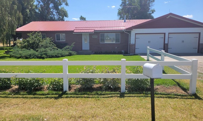 Arco Other | Delightful, secluded Farmhouse. Close to Craters of the Moon, hunting & fishing.