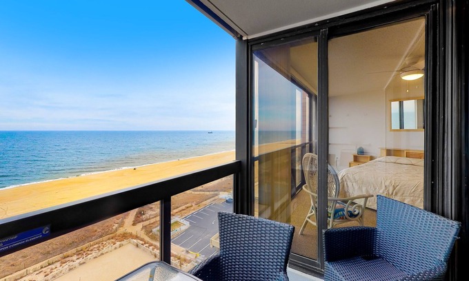 North Ocean City House | Delightful, well-equipped beachfront condo with balcony, views, pools & gym