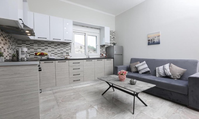 Dafnata Apartment | Dellis House