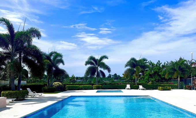 St. Ann's Bay House | Dell’s Exotic Haven n2 bedrooms, 2 baths, pool, gym