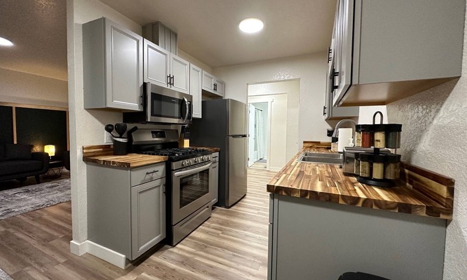 Wasilla Apartment | Dellwood Den Retreat - Your AK basecamp near downtown Wasilla