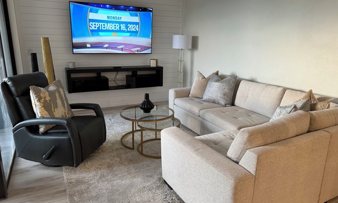 Delray Beach Condo | Delray Racquet Club, Modern Updated Condo! 2-Bedroom, 2 Bath 2 miles to beach