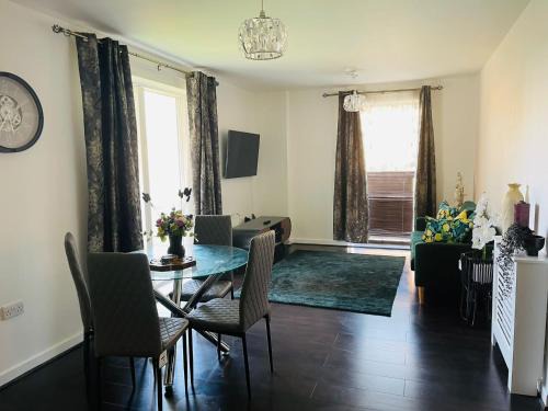 Colyers Apartment | Deluxe 2-Bedroom Home Away