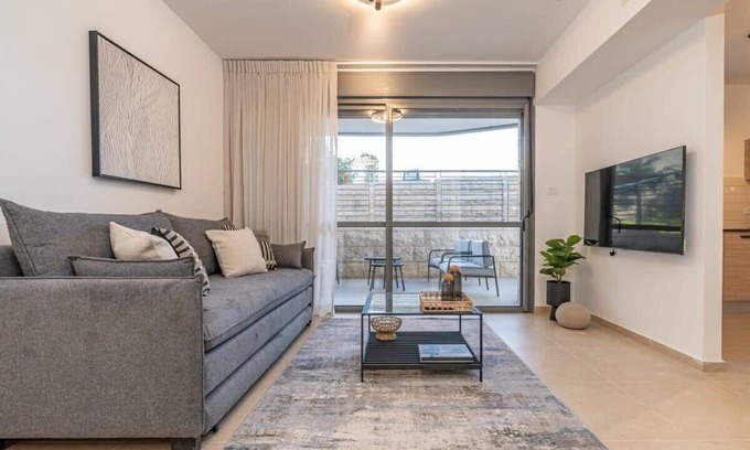 Jerusalem Condo | Deluxe 3 BDR Garden In Bayt Vegan-Ramat Sharet