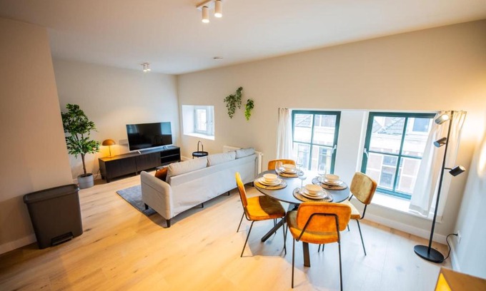 Noord Apartment | Deluxe 3 Bedroom Serviced Apartment 73m2