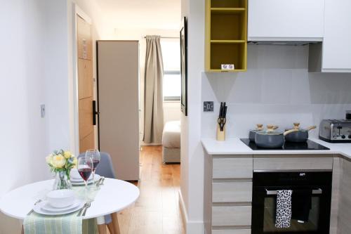 Sydenham Apartment | Deluxe and Modern Studio Apartment in Sydenham