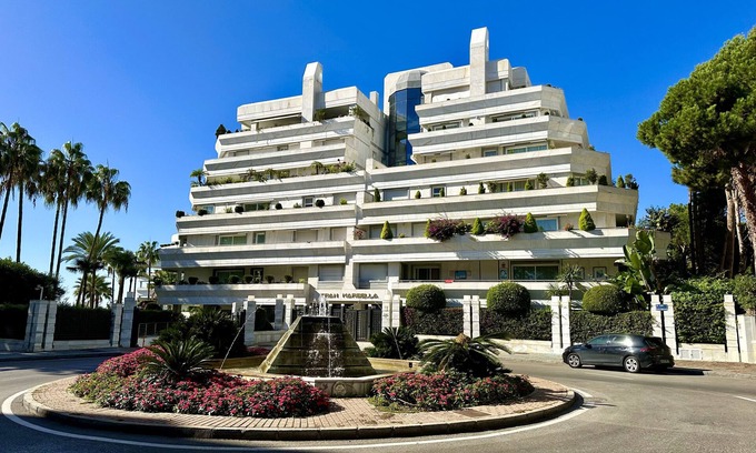Golden Mile Apartment | Deluxe Apartment 'Gran Marbella' with Mountain View, Wi-Fi and Air Conditioning