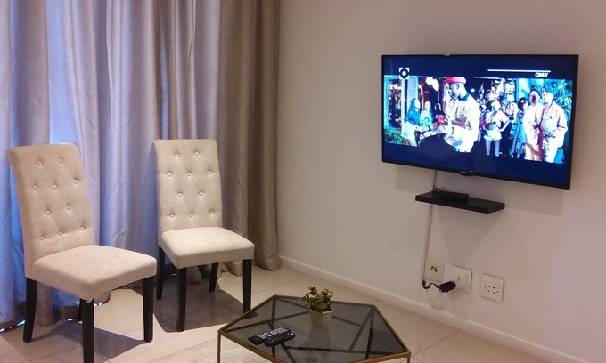 Windhoek Central Apartment | DELUXE APARTMENT