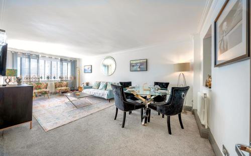 Knightsbridge Apartment | DELUXE Apartment With Terrace over HARRODS