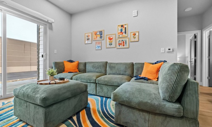 Rogers Apartment | Deluxe Apt Near Bike Trails, Top Golf, Pool, Central,Free "P",Bike Storage