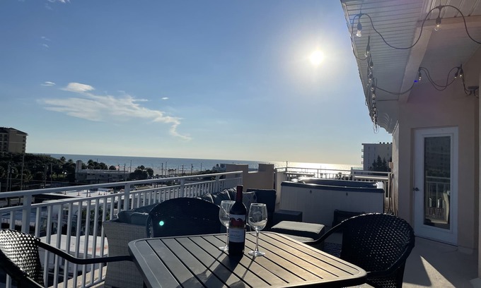 Bay Esplanade Condo | Deluxe Beach House w/Private, End Unit Rooftop, Hot Tub & Stunning Views