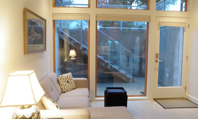 Riley Park-Little Mountain Apartment | Deluxe Contemporary Garden Suite with 9-foot Ceilings