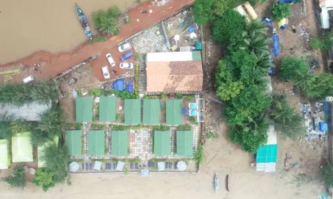 Agonda House | Deluxe Double Room with Balcony and Sea View