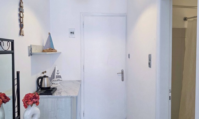 Vothon Hotel | Deluxe King Double Room 5