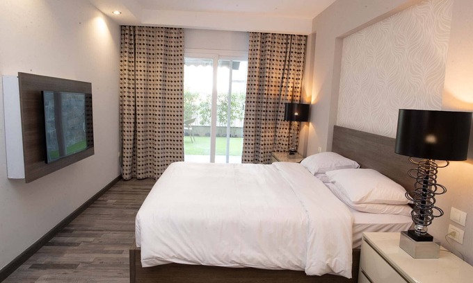 Heliopolis Apartment | Deluxe King Studio - 5 min away from Airport