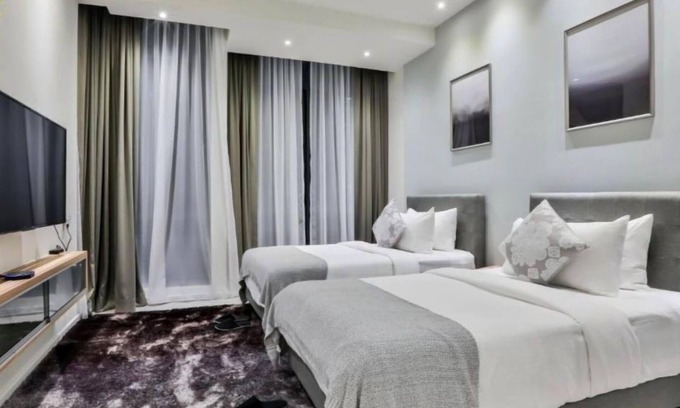 Titiwangsa Apartment | Deluxe King Suite with Twin Tower View 9