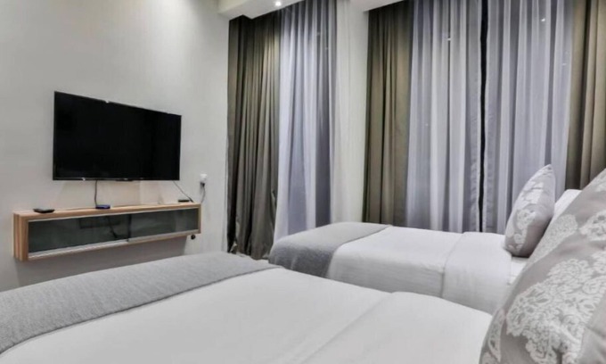 Titiwangsa Apartment | Deluxe King Suite with Twin Tower View 13