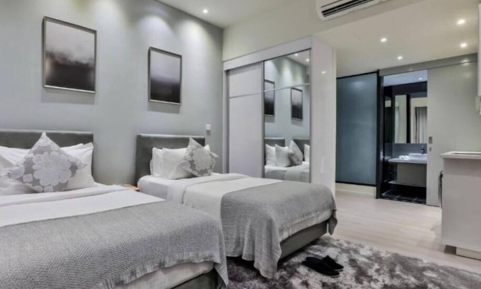Titiwangsa Apartment | Deluxe King Suite with Twin Tower View 19