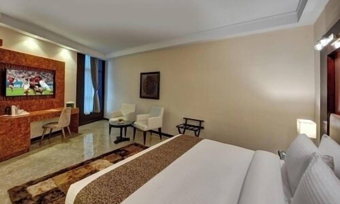 Al Khan Apartment | Deluxe King Suite Near Expo Centre Sharjah