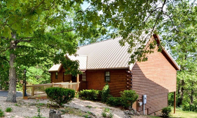 Notch Estates House | Deluxe Notch Estates Cabin, Close to SDC - 4 Bedroom Suites, 2 Living Areas, 2 Pools! | 35