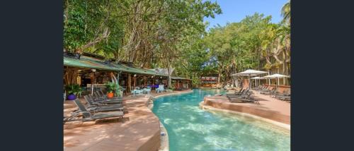 Port Douglas Apartment | Deluxe Private Apartment- In Ramada Resort - Full Kitchen -