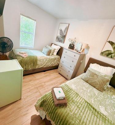 Midtown House | Deluxe Room in best location Miami in a 2 Bedrooms Unit - Parking, Laundry and Luggage Storage