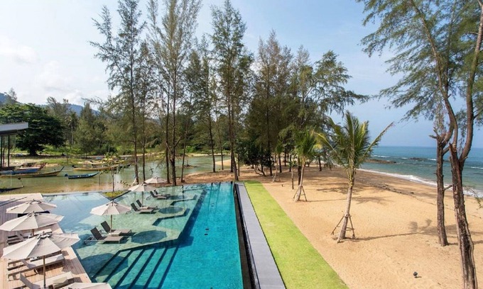 Khuekkhak Resort | Deluxe room with private balcony (D4)