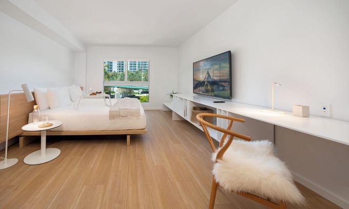Bal Harbour Apartment | Deluxe Studio with King size bed, Kitchenette and beach service at Bal Harbour. Beach service included