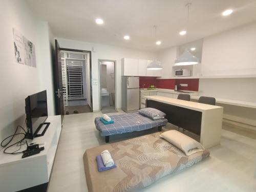 George Town Apartment | Deluxe Suites 5, 2-4 pax , Netflix, Georgetown