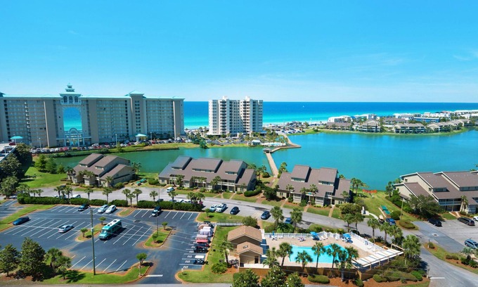 Miramar Beach Condo | Deluxe Views-Short Walk 2 Beach-Resort Amenities