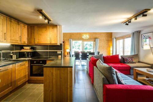 Les Houches Apartment | Delys - Renovated - Beside Park - Climbing wall - Hikes - Mont-Blanc views