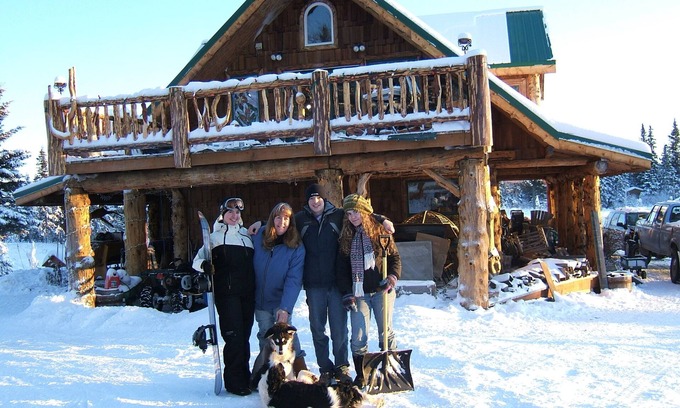 Cohoe Bed & Breakfast | Den bunk room sleeps 3 with hot breakfast