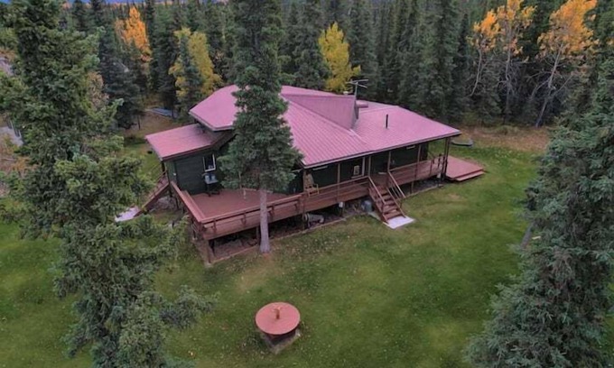 Healy House | Denali National Park 3 Bedroom Home on 5 Acres, hi