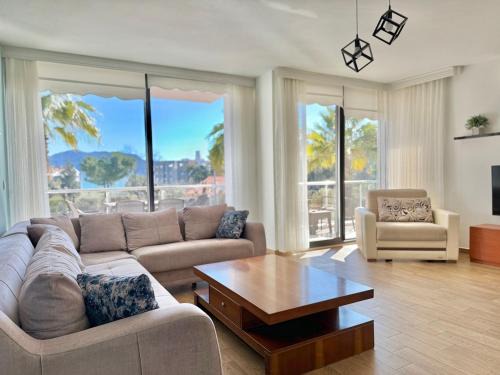 Marmaris City Center Apartment | Deniz Manzaralı, Plaja 100 Metre, Luks Daire 2