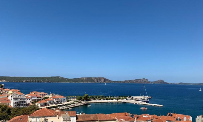 Pylos Apartment | Dennis House