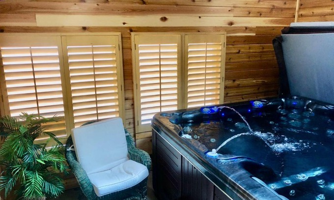 Southeast Apartment | Denver Blue Bear Den 3BR 2BA & Spa
