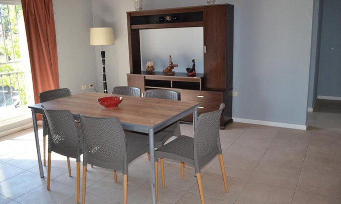 Mendoza City Center Apartment | Departamento completo, cochera, parrilla. Zona Parque Central