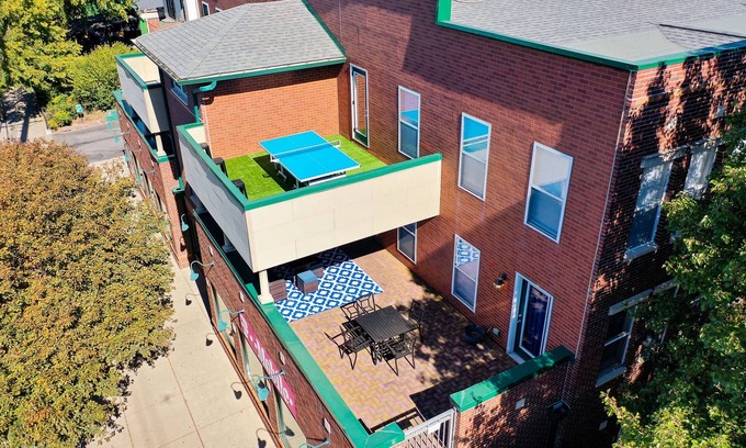 Cherokee Triangle Condo | Derby Time! Highlands Home with View of Downtown Walkable.