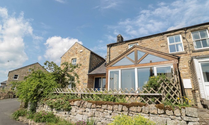 West Woodburn House | DERESIDE, pet friendly, character holiday cottage in West Woodburn