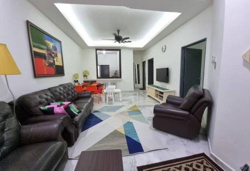Bandar Tun Razak Apartment | Desa Damai Homestay fully air cond and self check in #7 pax