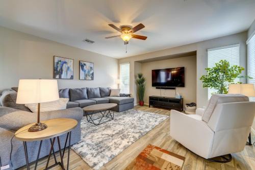 Power Ranch House | Desert Bliss Heated Pool Power Ranch Perks