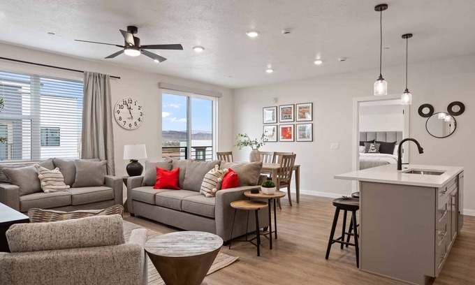 St. George Condo | Desert Disney: Desert Color Lagoon + Beaches
