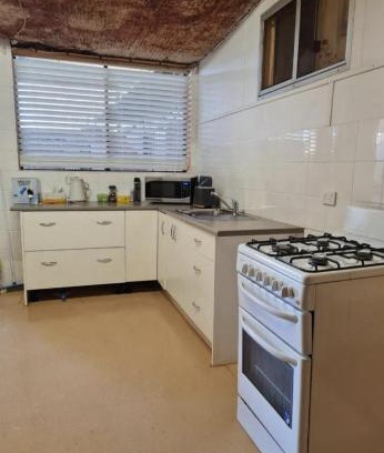 Coober Pedy House | Desert Gum Grund st